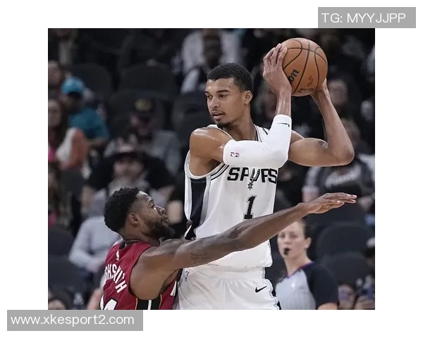 NBA总决赛回顾：文班亚马惊艳表现助马刺战胜尼克斯夺冠