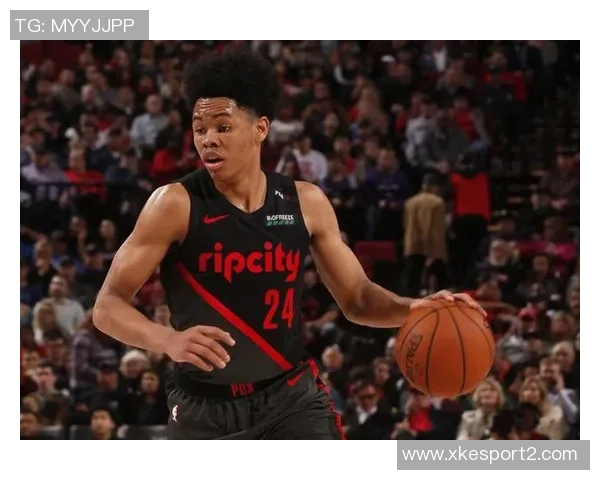 豪泽赞安芬尼西蒙斯状态火热期待他在场上大展身手 豪泽赞安芬尼西蒙斯状态火热期待他在场上大展身手